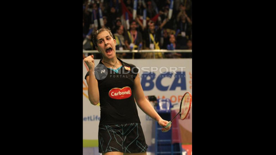 Teriakan khas Carolina Marin usai mencetak angka. Marin takluk atas tunggal Jepang, Yui Hashimoto 21-15, 15-21 dan 17-21 pada babak I BCA Indonesia Open Super Series Premier 2015 di Istora Se